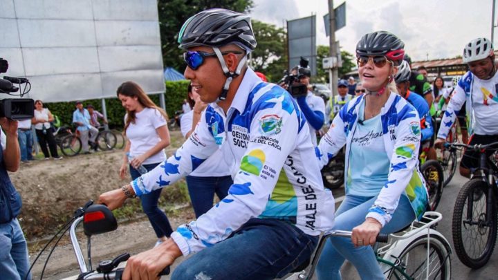 Gobernadora del Valle encabezó este sábado Ciclopaseo en El Placer y el domingo irá a Caicedonia en Rutas por la Paz