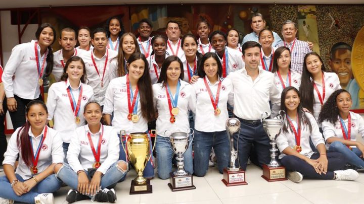 Campeonas suramericanas del Valle recibieron bonito homenaje de Indervalle