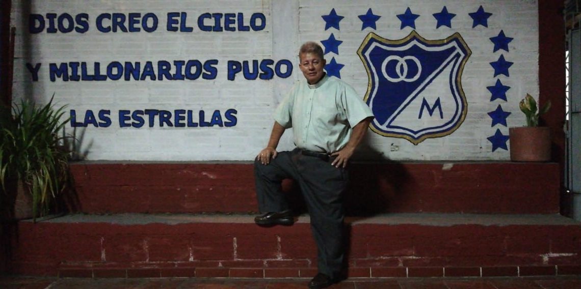 El padre Gonzalo Solano Rincón, entre Dios y su pasión por Millonarios