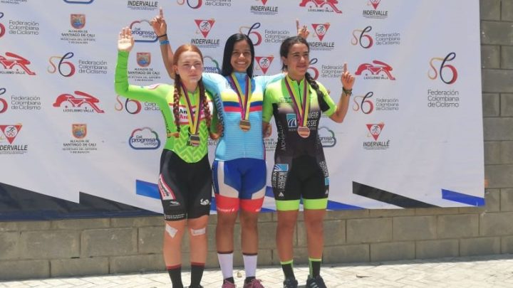 Águilas Cali y Arcabuco es Ciclismo, ganadores del oro en CRI del Nacional de Ruta