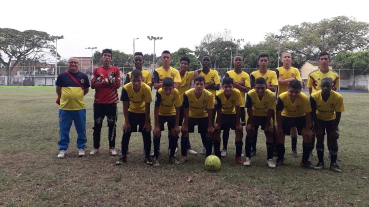 El fútbol caleño está de fiesta: 35 años del CLUB DEPORTIVO REAL  RIVERA