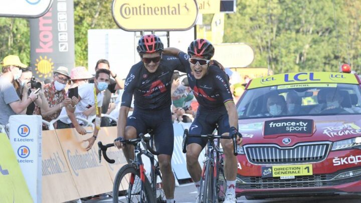 Kwiatkowski y Carapaz, juntos de la mano para rematar la etapa 18 del Tour