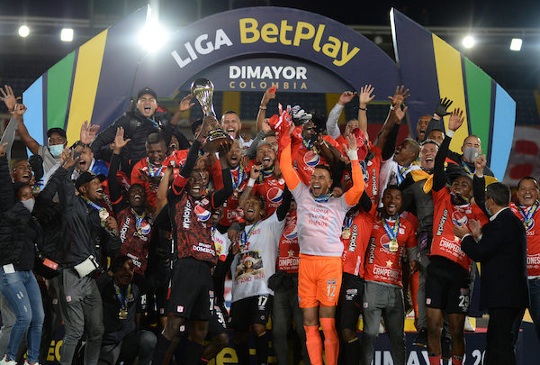 América de Cali logró el bicampeonato en duro juego con Santa Fe en El Campín